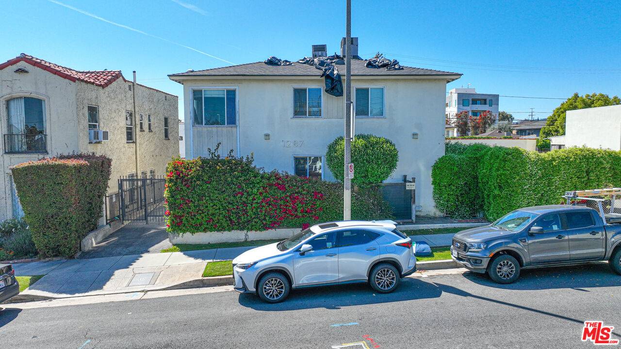 Los Angeles, CA 90019,1287 S Cochran Ave