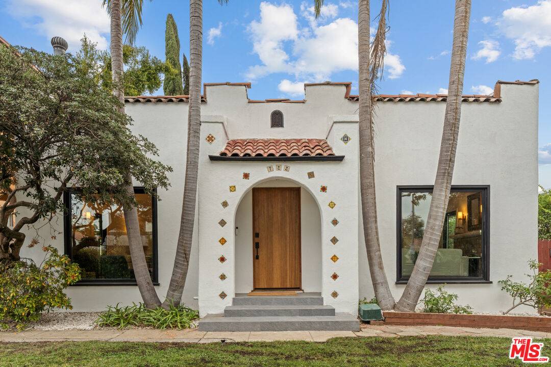 Los Angeles, CA 90046,722 N La Jolla Ave