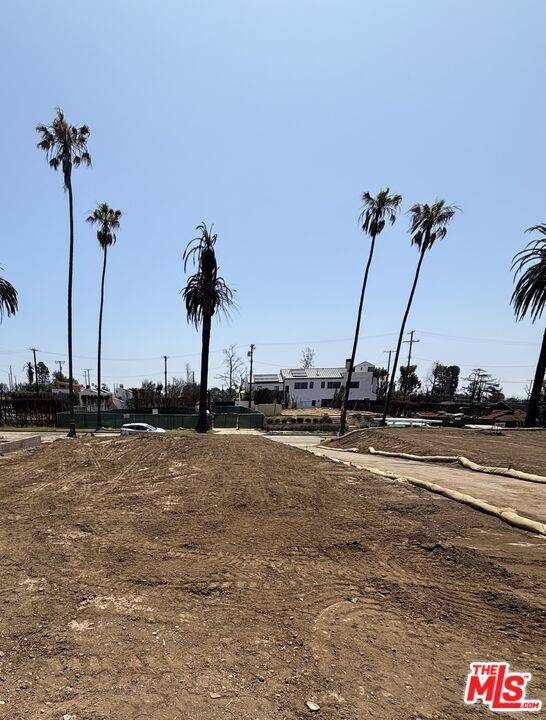 Pacific Palisades, CA 90272,425 Swarthmore Ave