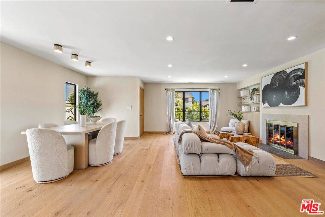 Sherman Oaks, CA 91403,14537 Hesby St