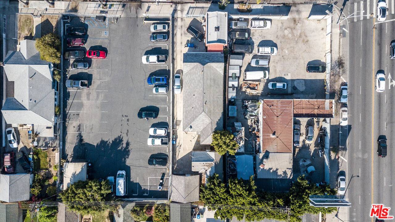 Los Angeles, CA 90004,220 N Oxford Ave