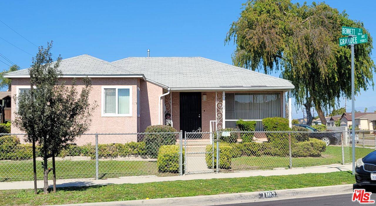 Compton, CA 90220,1103 W Bennett St