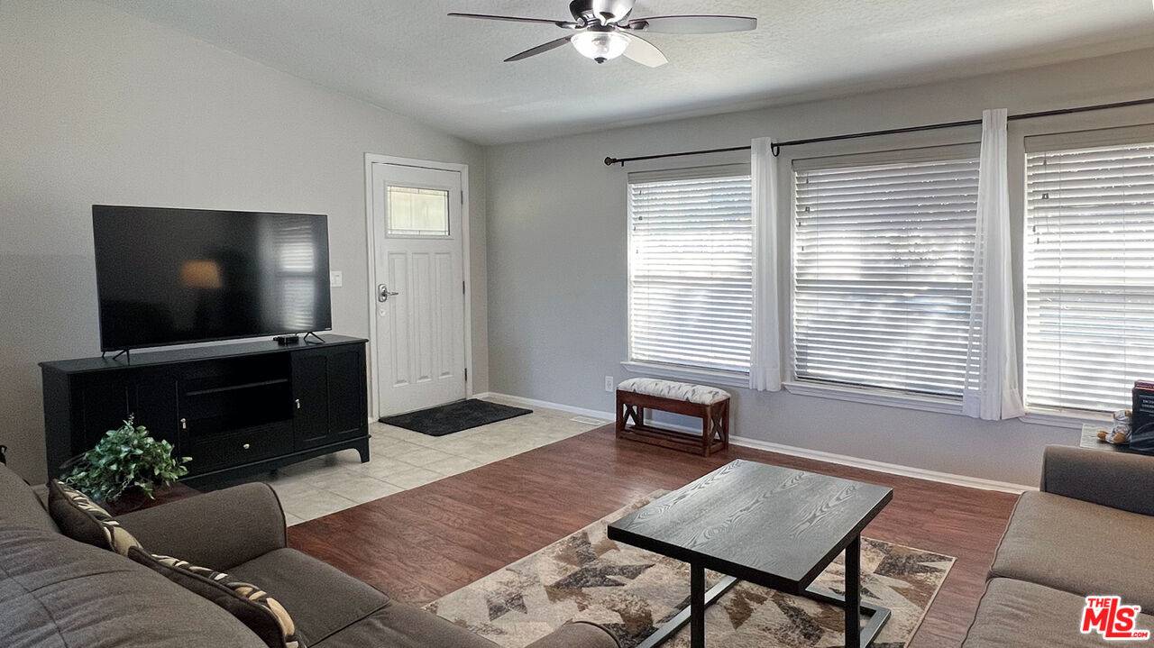 Tehachapi, CA 93561,21499 White Rock Dr