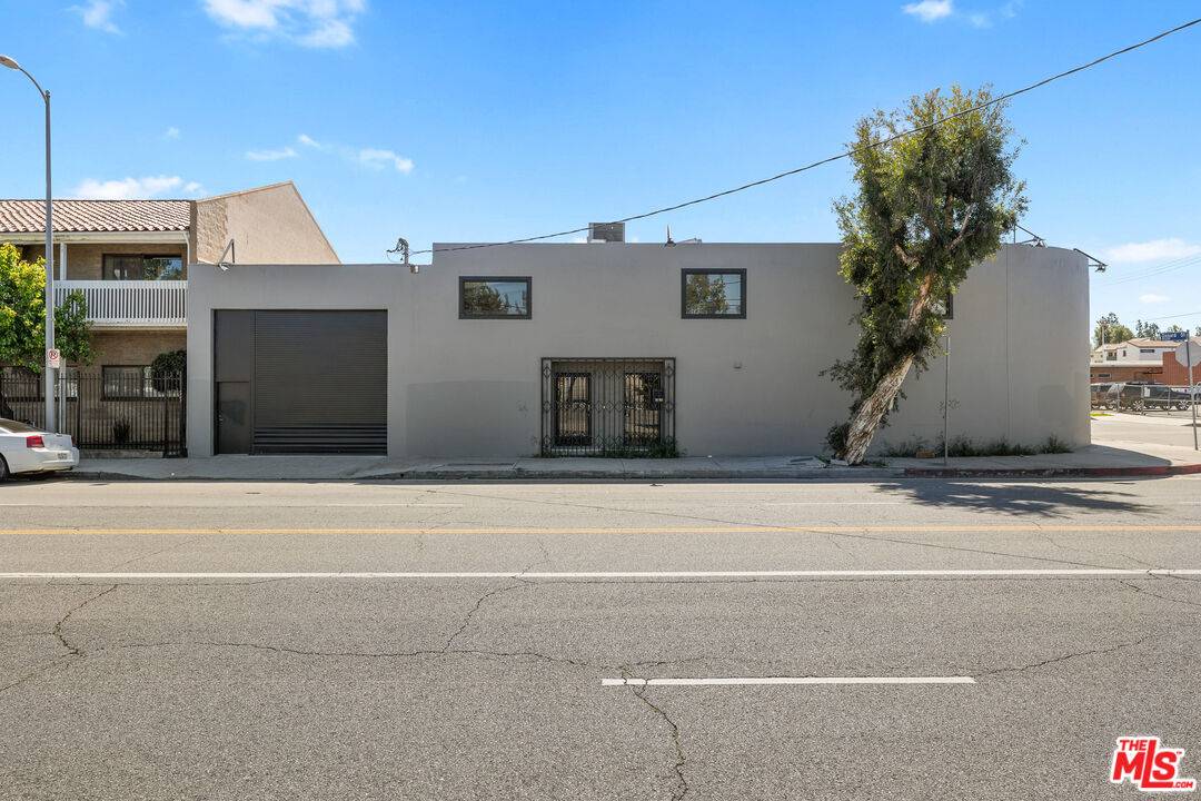 Tarzana, CA 91356,18536 Oxnard St