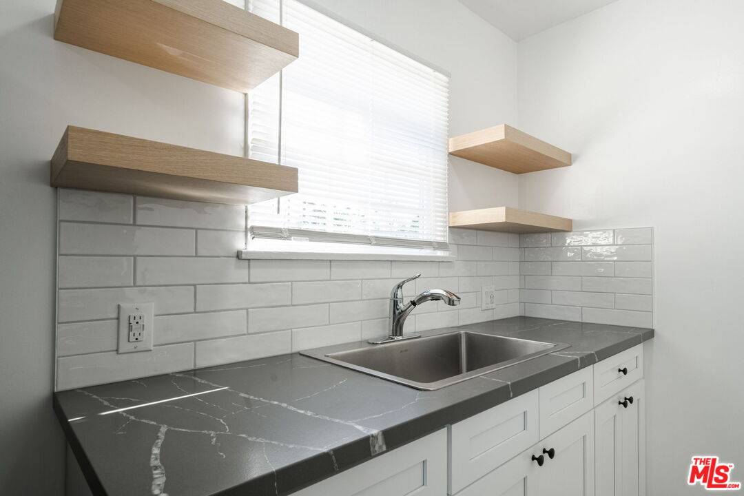 Glendale, CA 91202,823 Highland Ave #8