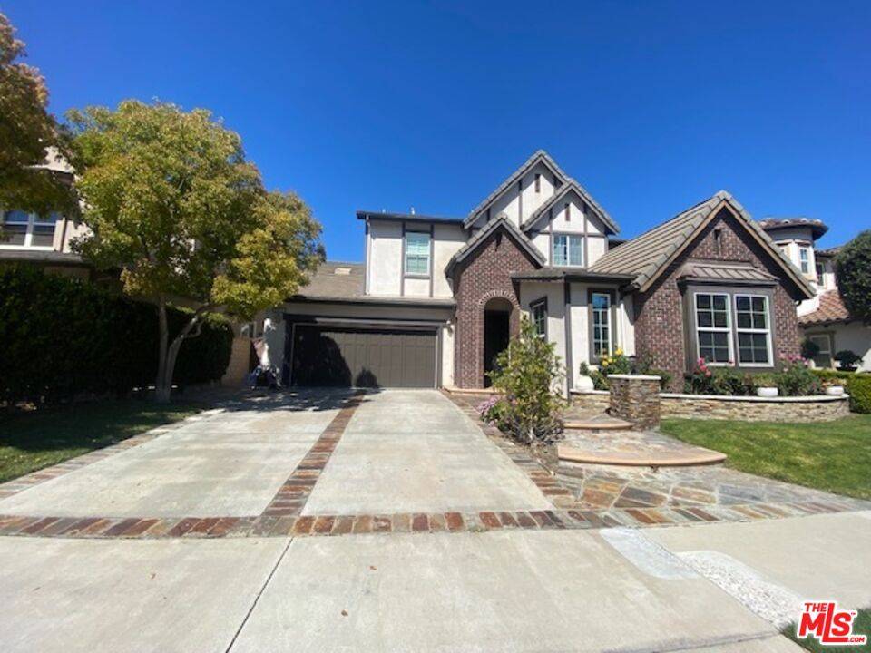Santa Ana, CA 92704,1931 W Meadowbrook Dr