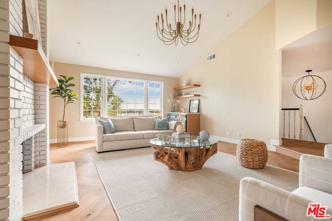 Pacific Palisades, CA 90272,17481 Tramonto Dr