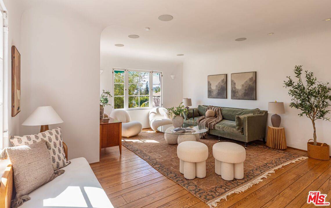 Los Angeles, CA 90026,1620 Redcliff St