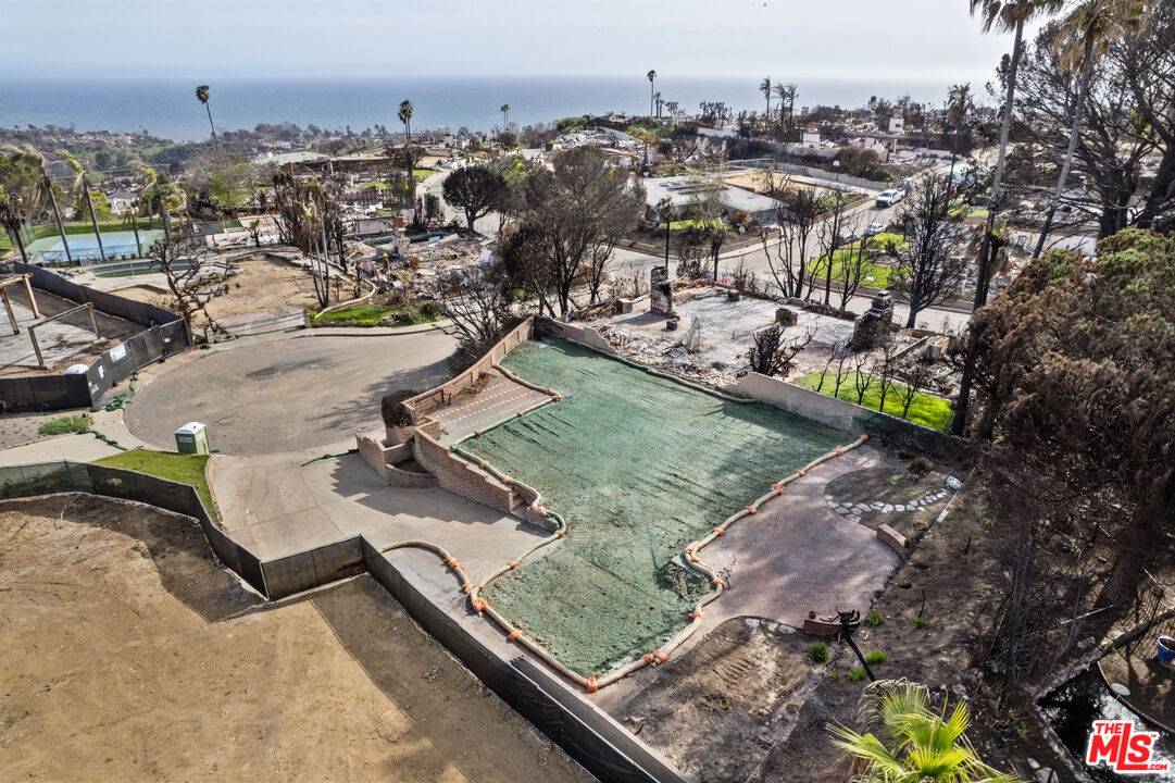 Pacific Palisades, CA 90272,16615 Merrivale Ln