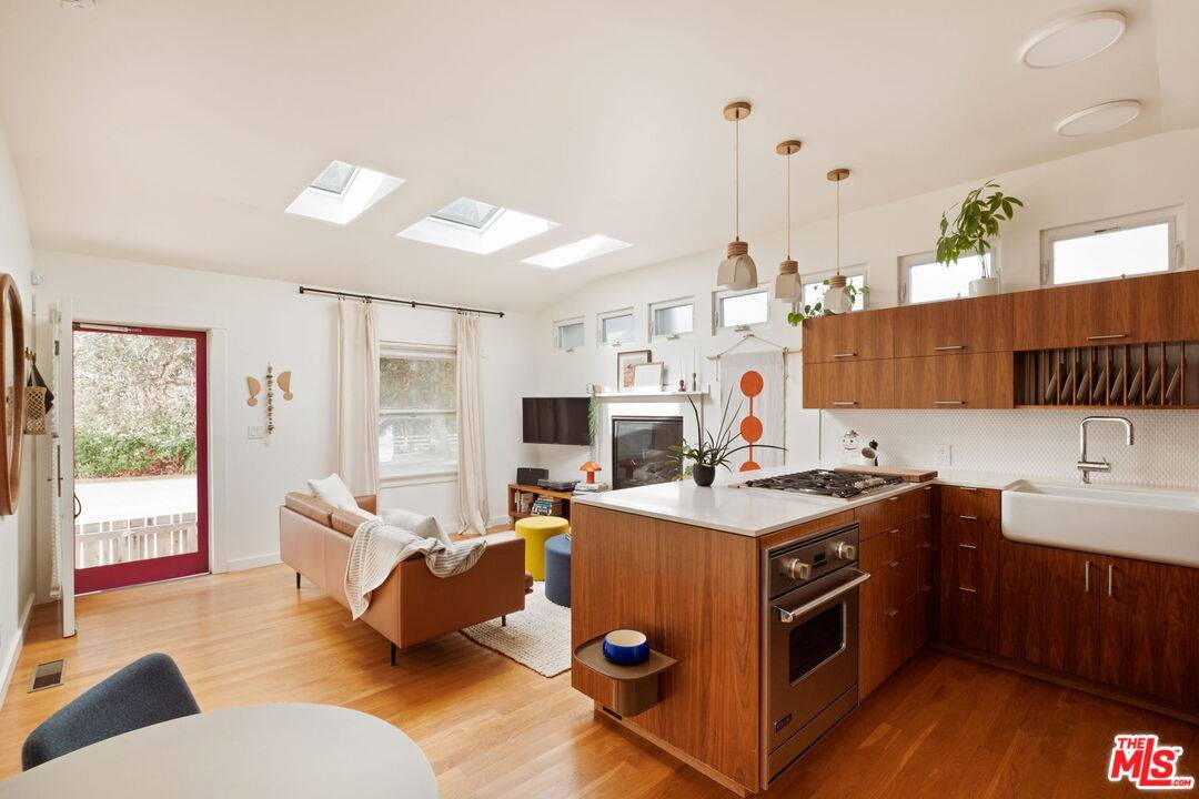 Venice, CA 90291,1316 Lucille Ave