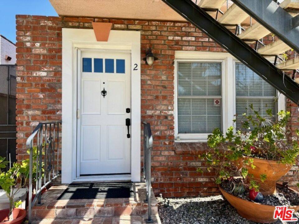 Los Angeles, CA 90025,1540 S Carmelina Ave #2