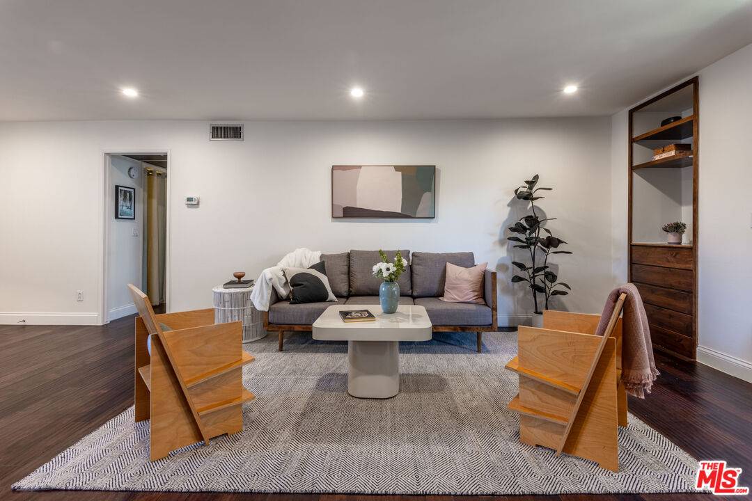 Los Angeles, CA 90026,1707 Micheltorena St #314