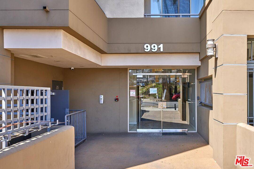 Los Angeles, CA 90006,991 Arapahoe St #301A