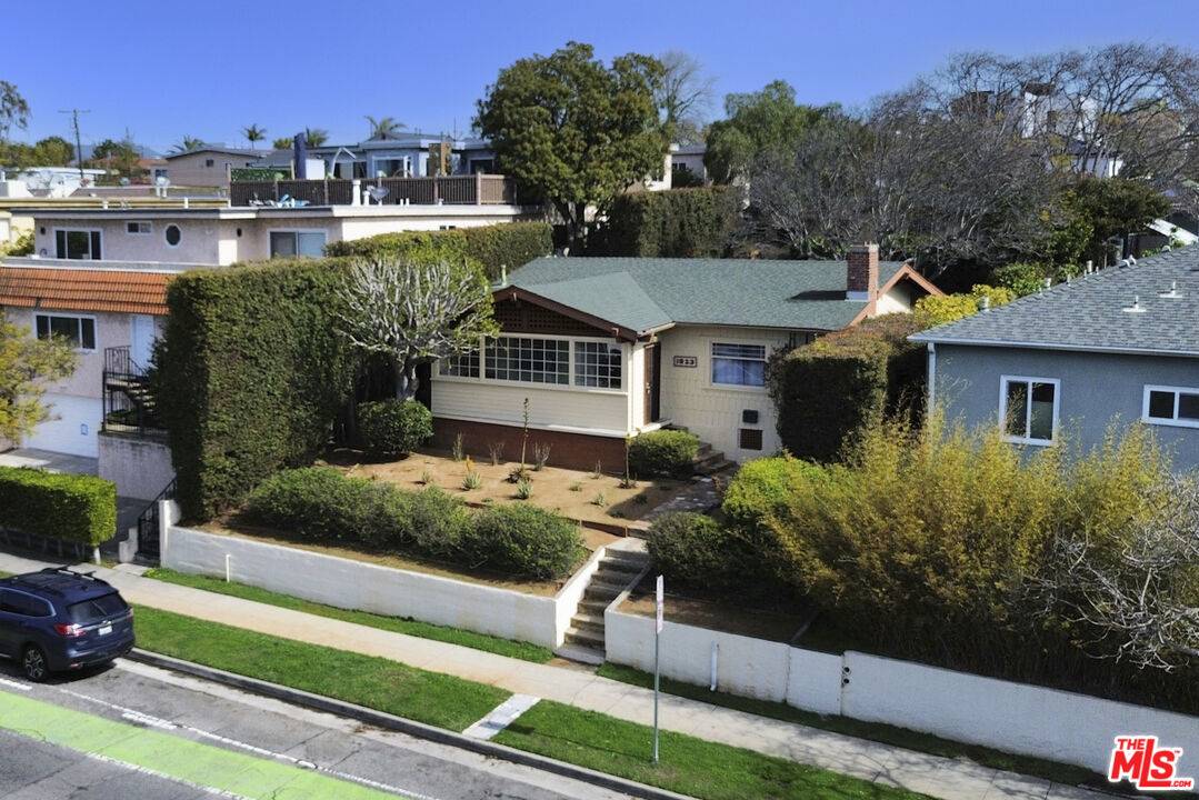 Santa Monica, CA 90404,1923 11th St