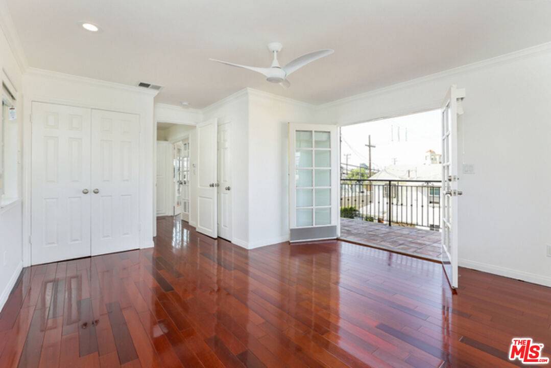 Venice, CA 90291,252 Hampton Dr