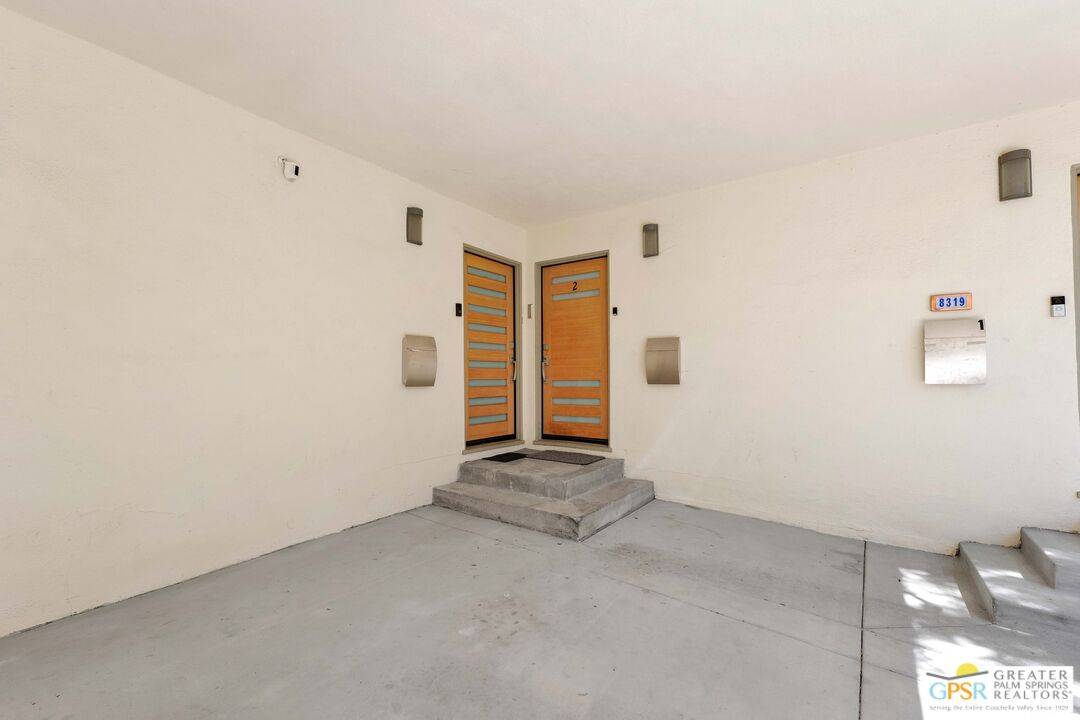 West Hollywood, CA 90069,8319 Waring Ave #2