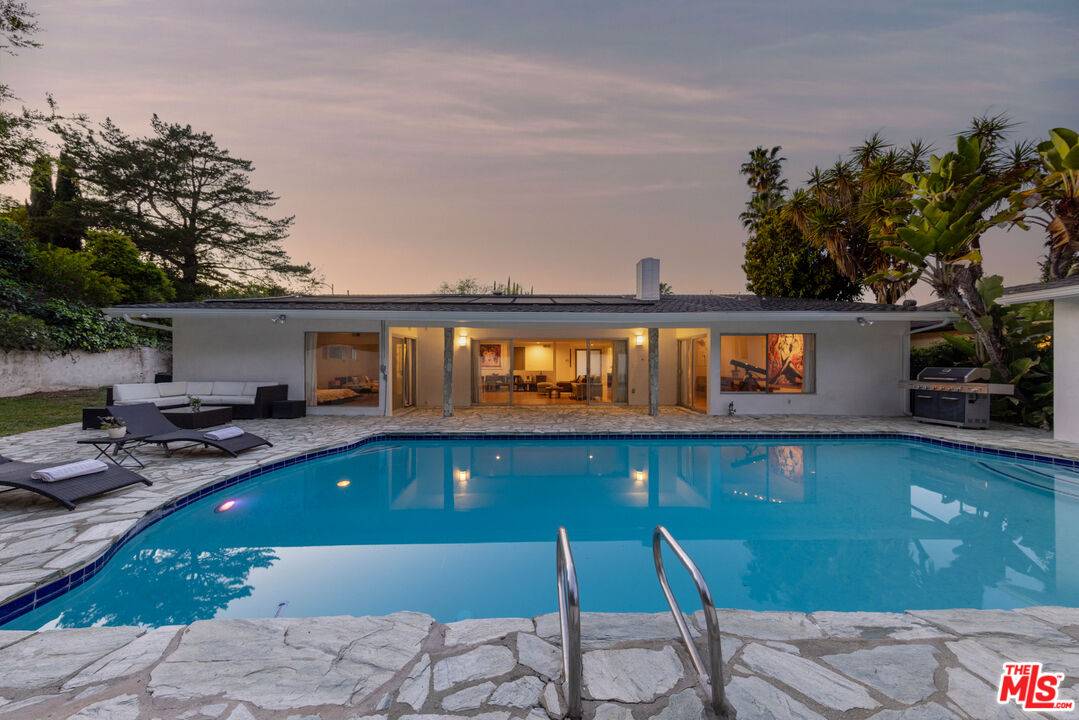 Sherman Oaks, CA 91403,3700 Regal Vista Dr