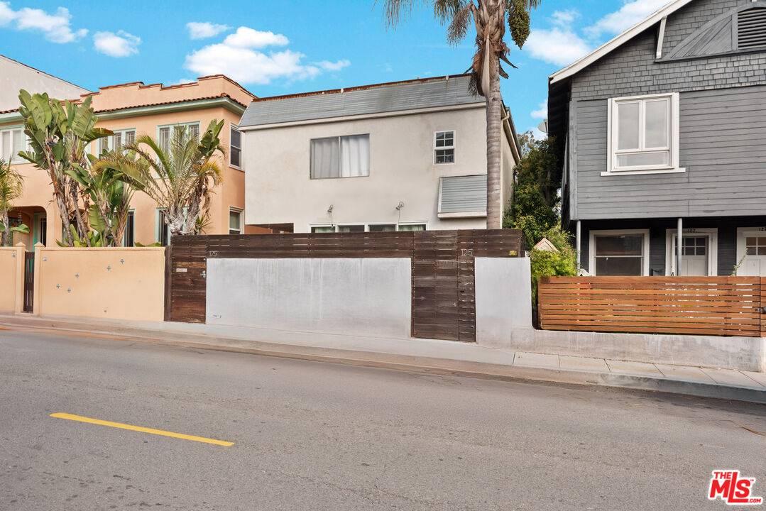 Venice, CA 90291,125 Brooks Ave