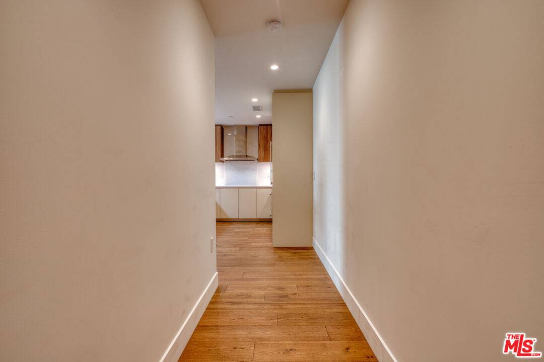 Los Angeles, CA 90048,411 S Hamel Rd #306
