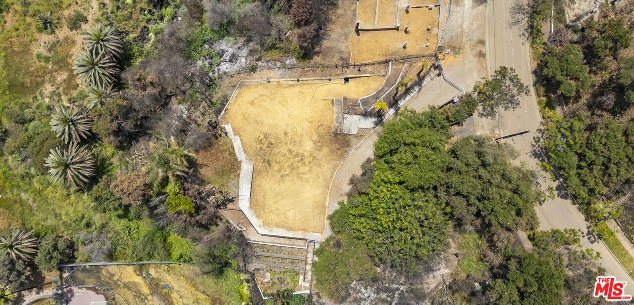Pacific Palisades, CA 90272,654 Erskine Dr