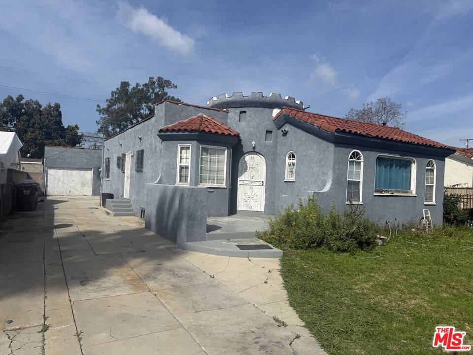 Compton, CA 90221,1415 N Spring Ave