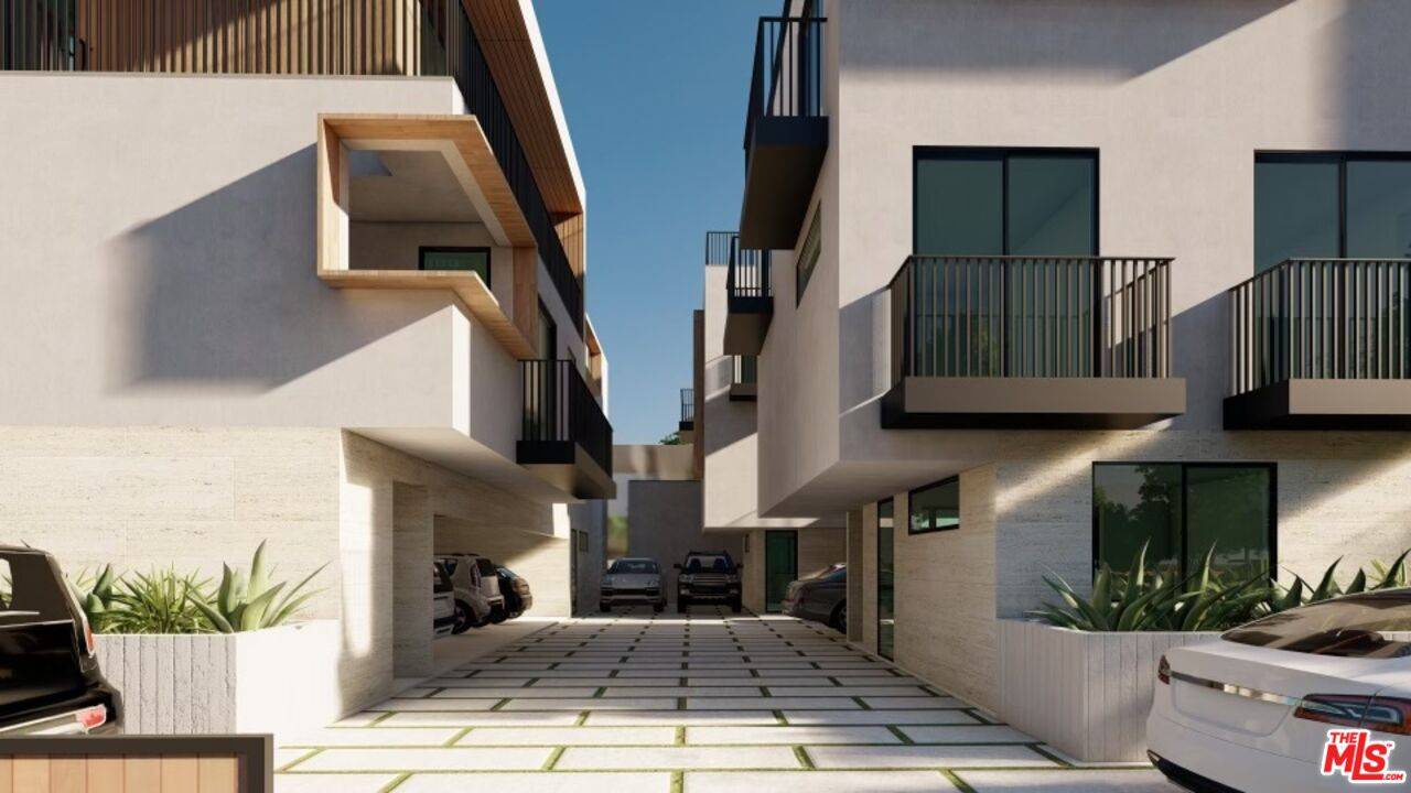 North Hollywood, CA 91606,10957 Calvert #1