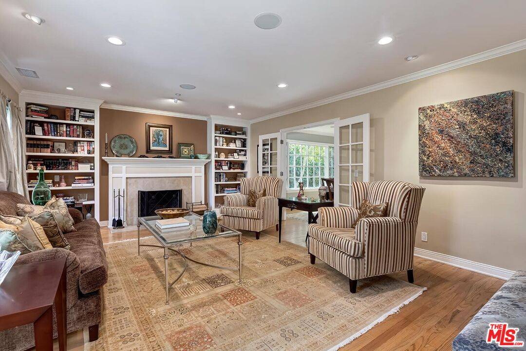 Los Angeles, CA 90049,333 Oceano Dr