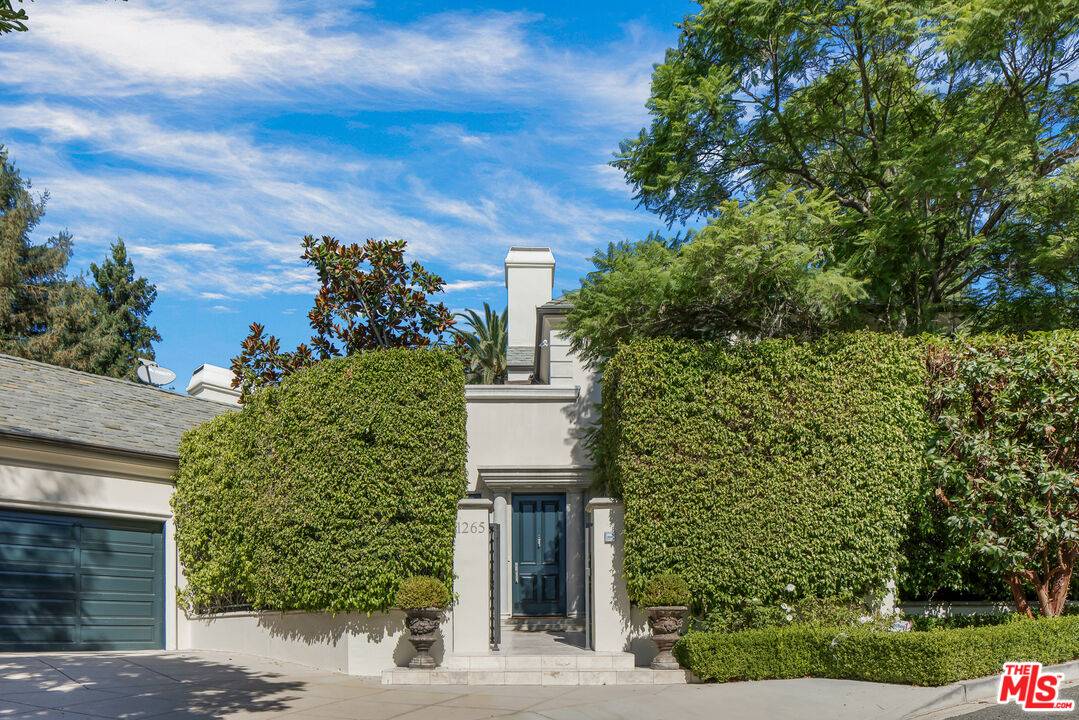 Beverly Hills, CA 90210,1265 Leona Dr