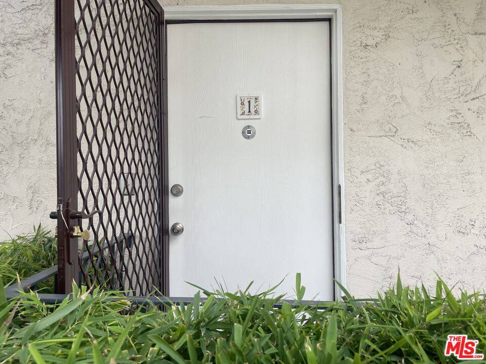 Los Angeles, CA 90034,10980 Palms Blvd #1