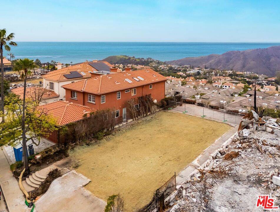 Pacific Palisades, CA 90272,1648 Chastain Pkwy