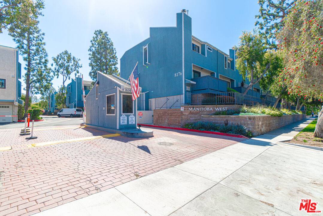 Playa Del Rey, CA 90293,8162 Manitoba St #313