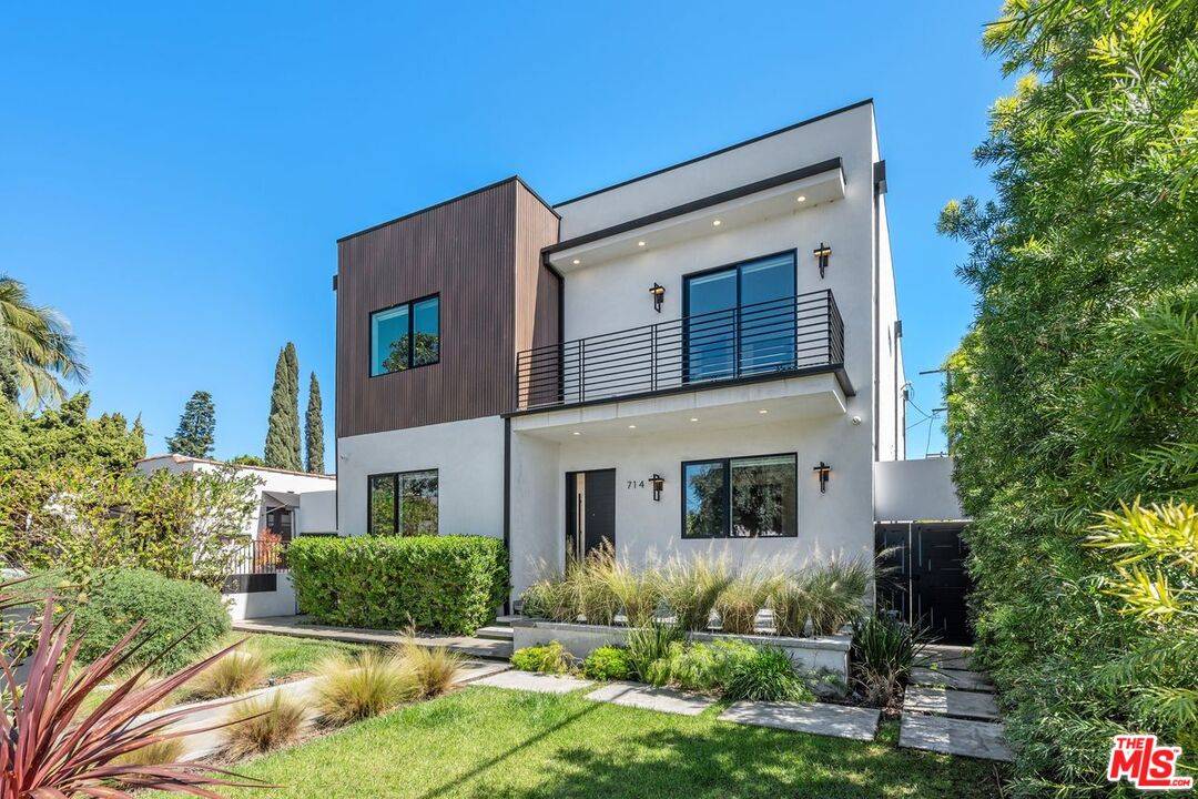 Los Angeles, CA 90046,714 N La Jolla Ave