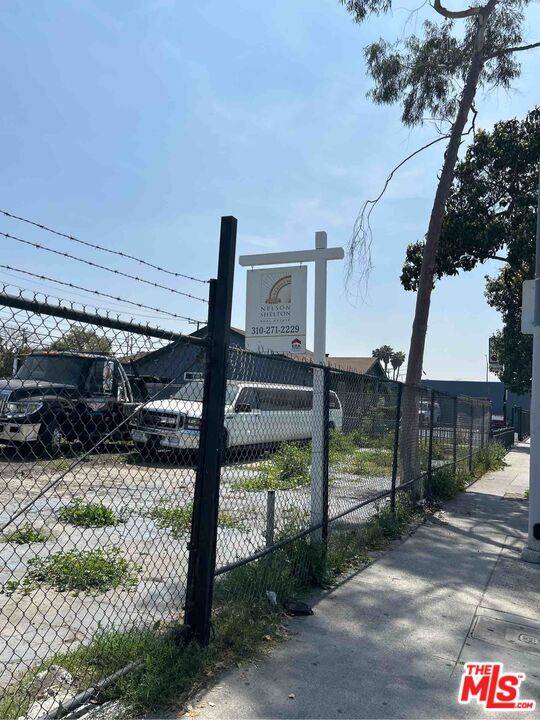 Lynwood, CA 90262,11026 Long Beach Blvd
