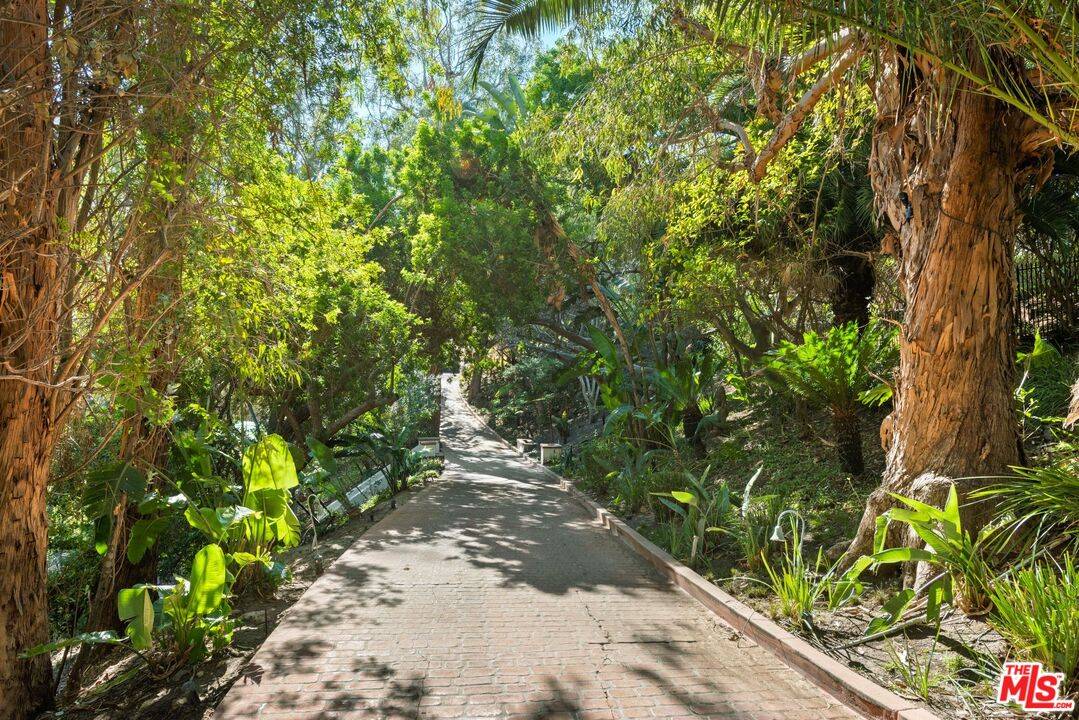 Malibu, CA 90265,27910 Pacific Coast Highway