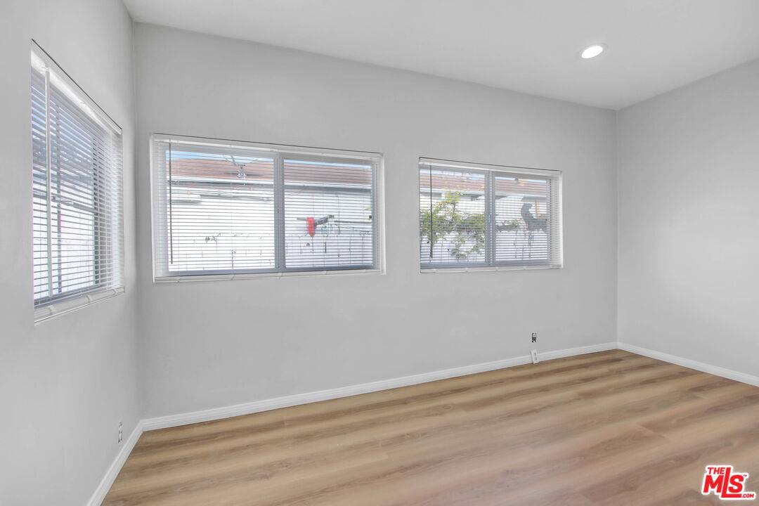 San Fernando, CA 91340,611 Pico