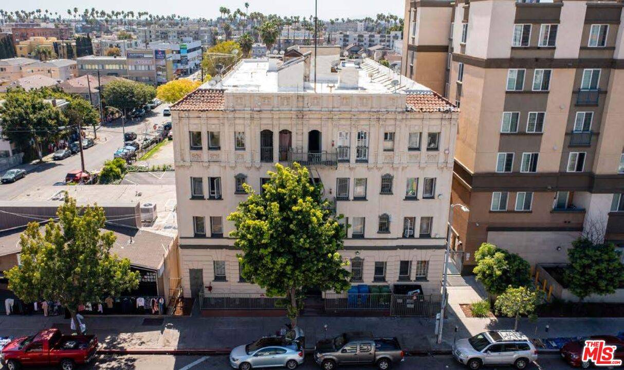 Los Angeles, CA 90005,2910 W 8th St