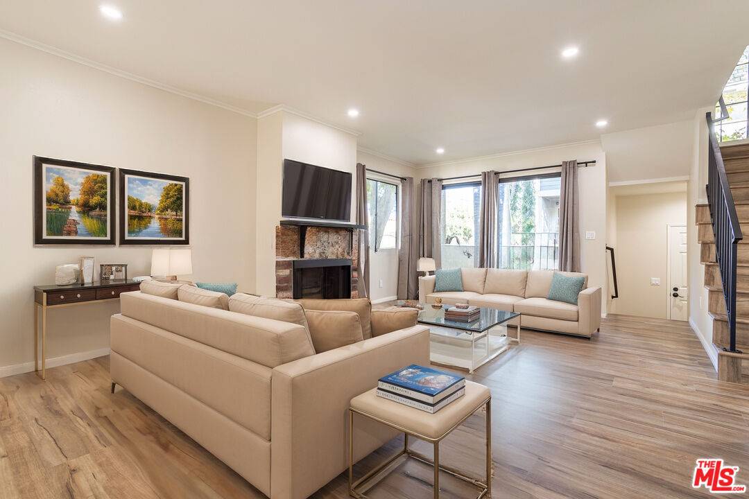 North Hills, CA 91343,9140 Burnet Ave #15