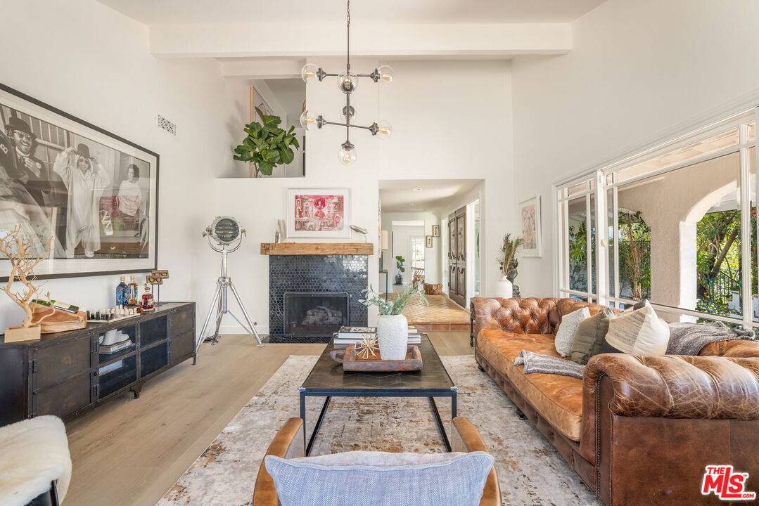 Westlake Village, CA 91361,1699 Strandway Ct