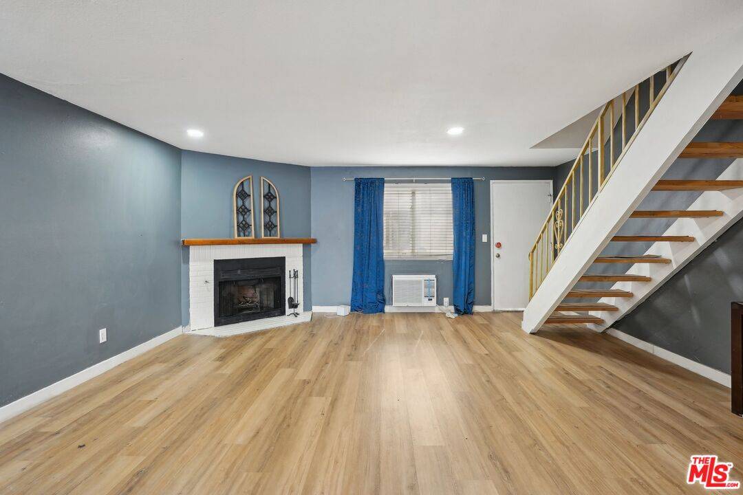 Bellflower, CA 90706,16126 Cornuta Ave #117