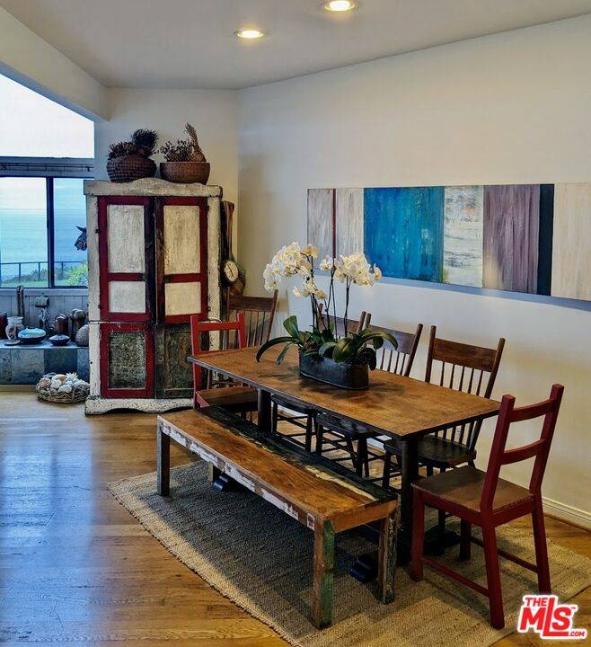 Malibu, CA 90265,31533 Victoria Point Rd