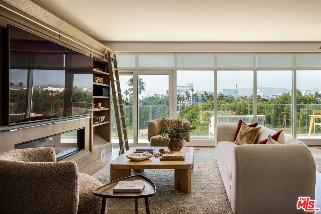 Santa Monica, CA 90401,1705 Ocean Ave #504