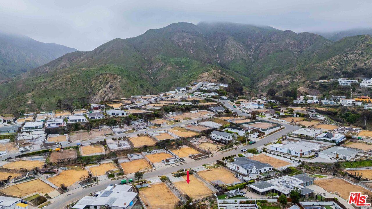 Malibu, CA 90265,3702 Oceanhill Way