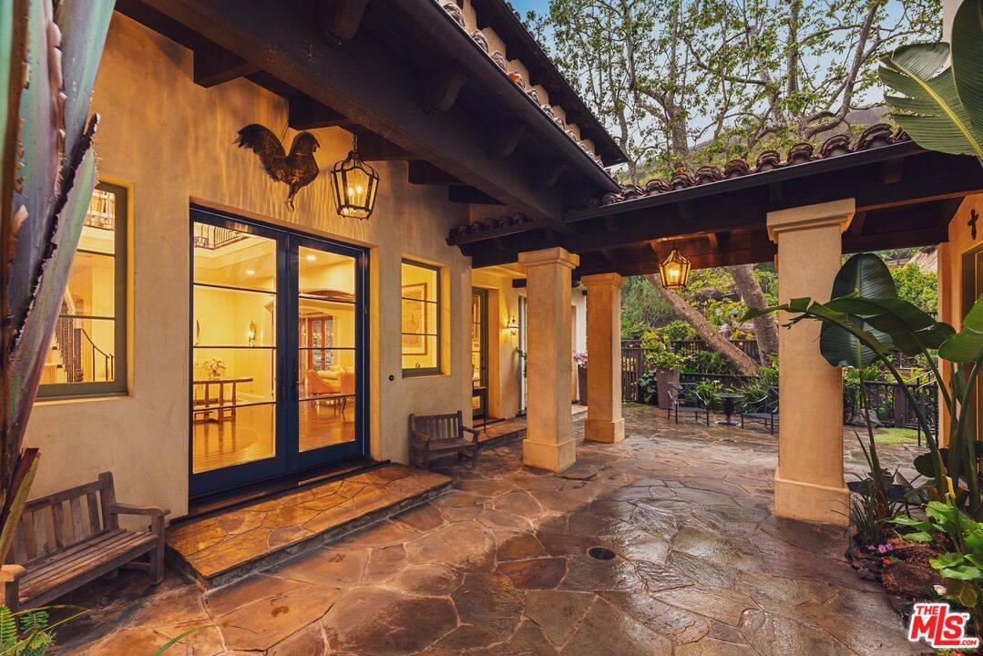 Los Angeles, CA 90049,2975 Mandeville Canyon Rd