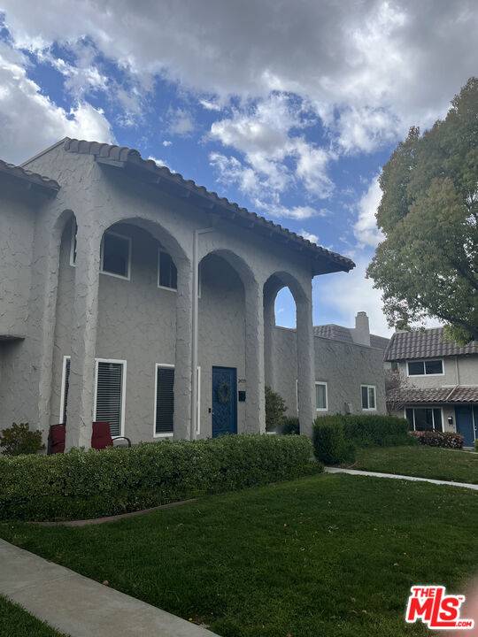 Newhall, CA 91321,24355 La Glorita Cir #46