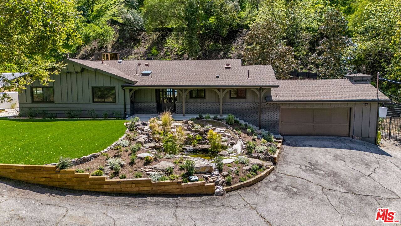 Los Angeles, CA 90049,3476 Mandeville Canyon Rd