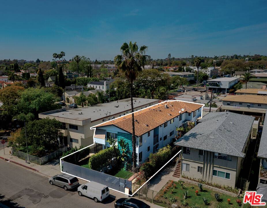 Los Angeles, CA 90034,2051 S Corning St
