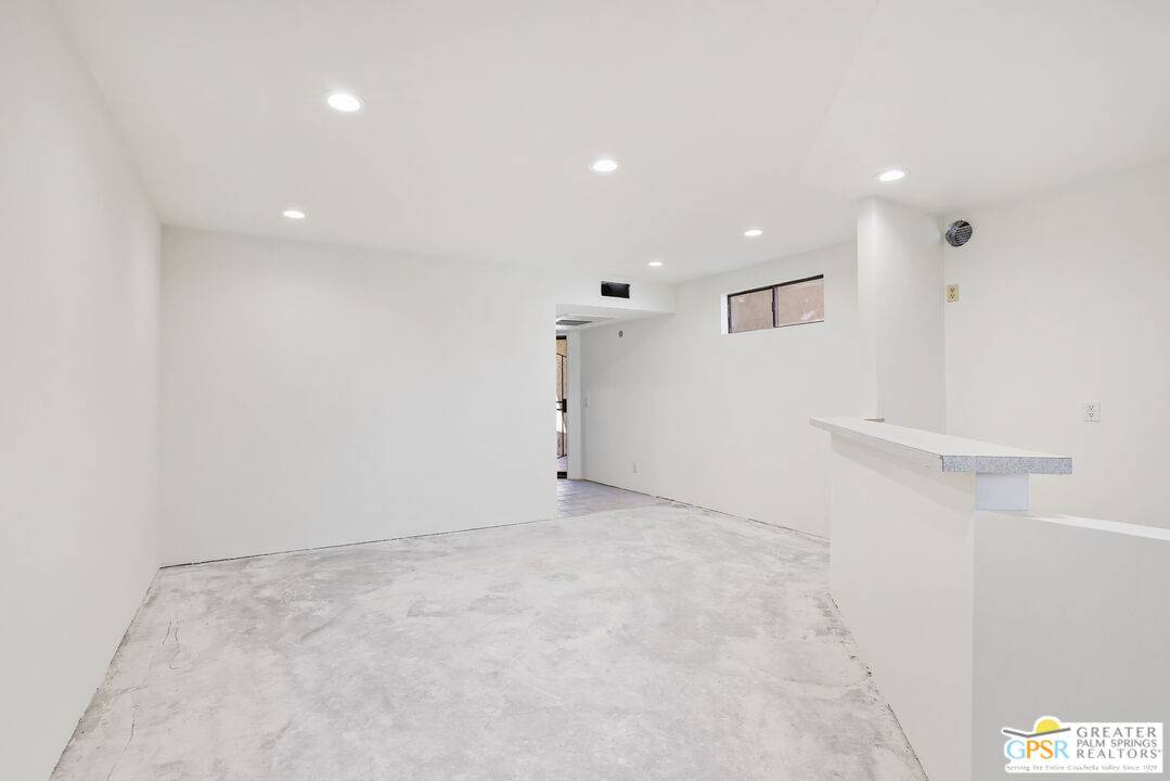 Palm Springs, CA 92264,5300 E Waverly Dr #M4104