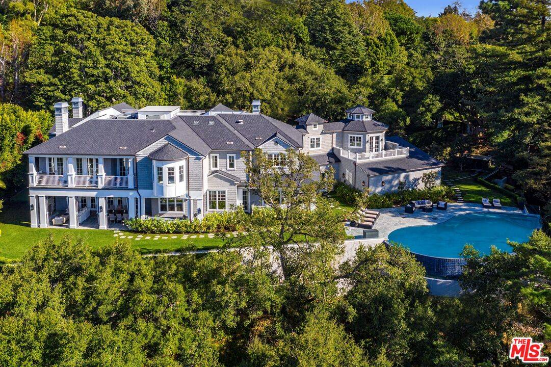 Los Angeles, CA 90049,940 E Oakmont DR