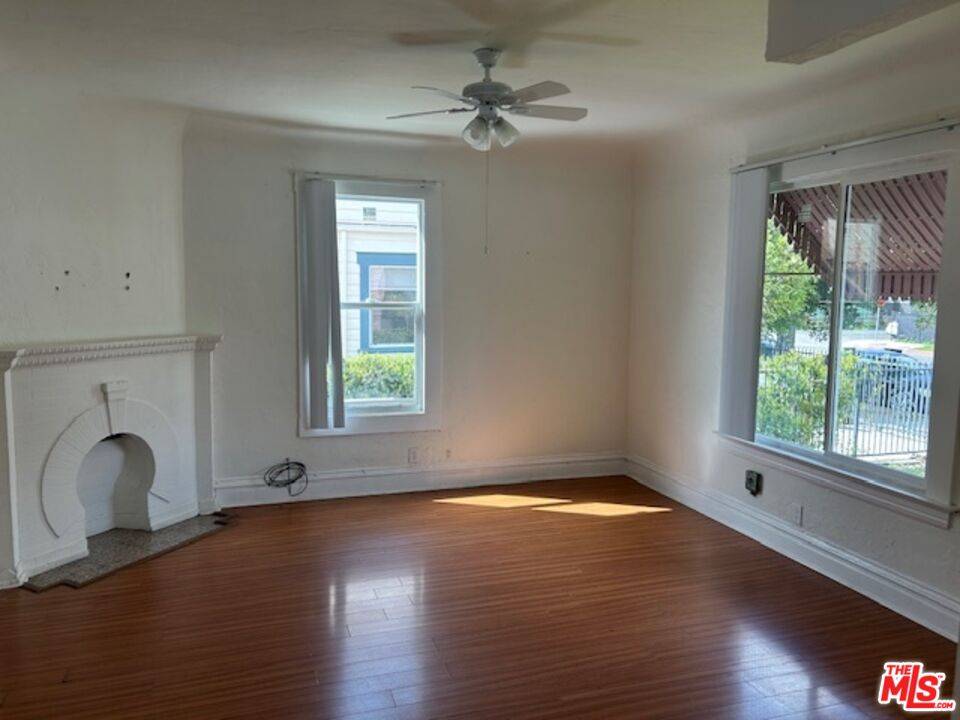 Los Angeles, CA 90018,2648 Brighton Ave