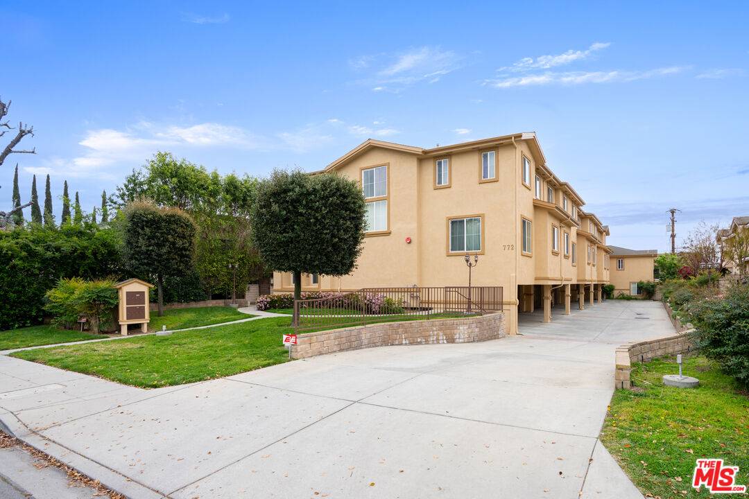 Arcadia, CA 91007,772 W Huntington Dr